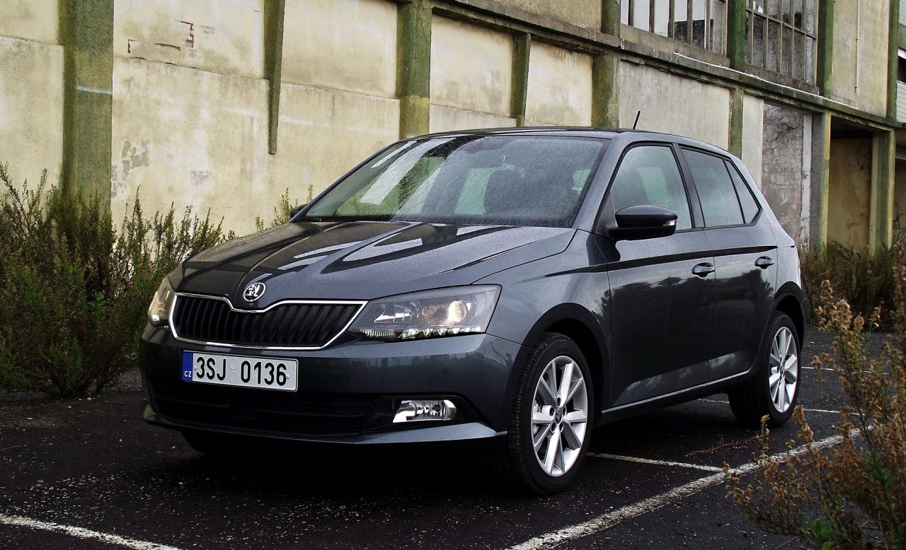 2014_Skoda_Fabia_III_Typ_NJ3_1.2_TSI_Style_Metall-Grau-Metallic_Vorderansicht